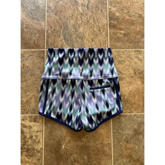 Free People Movemnt Island Time Shorts Purple Amethyst Chevron Size Small - Picture 1 of 9